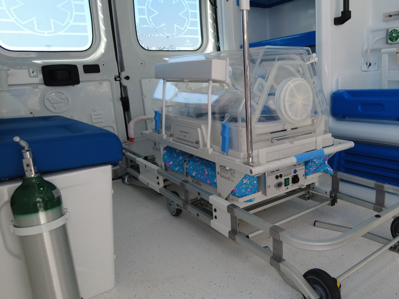 Interior 1 de Ambulancia Neonatal