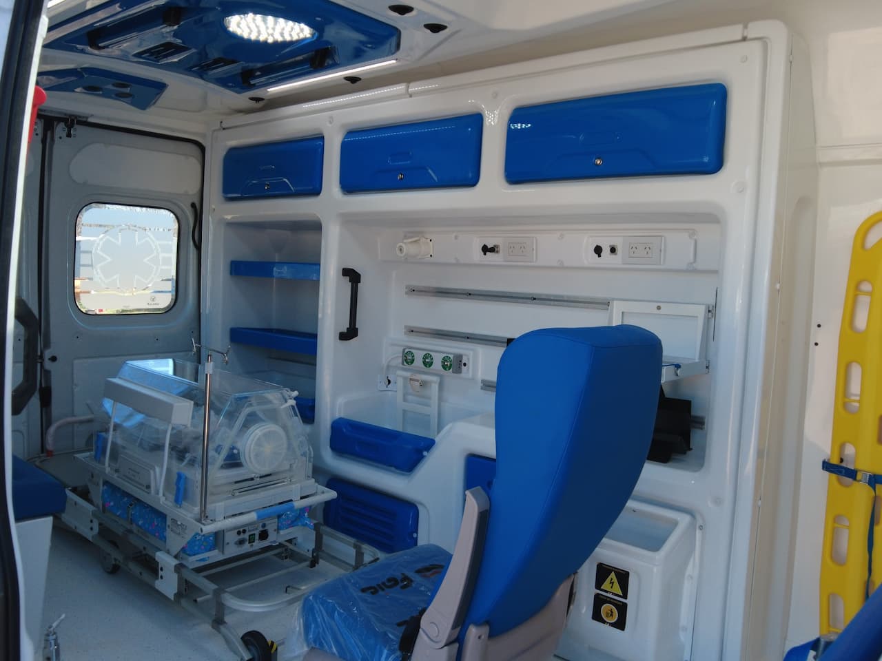 Interior 3 de Ambulancia Neonatal