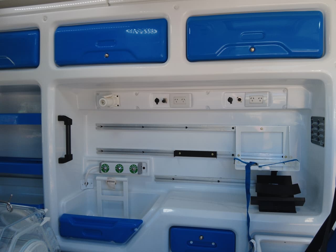 Interior 4 de Ambulancia Neonatal