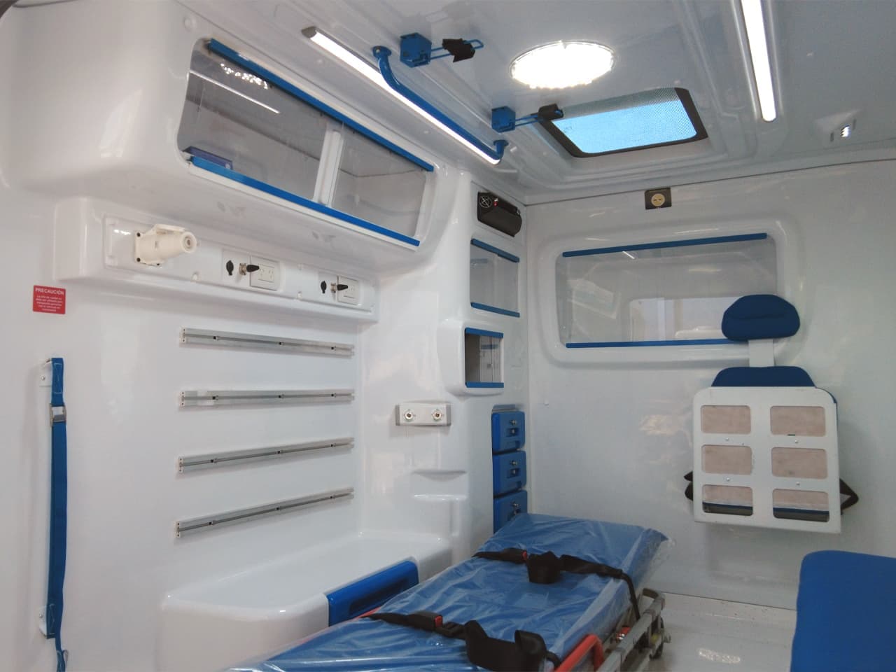 Interior 3 de Ambulancia Off-Road 4x4
