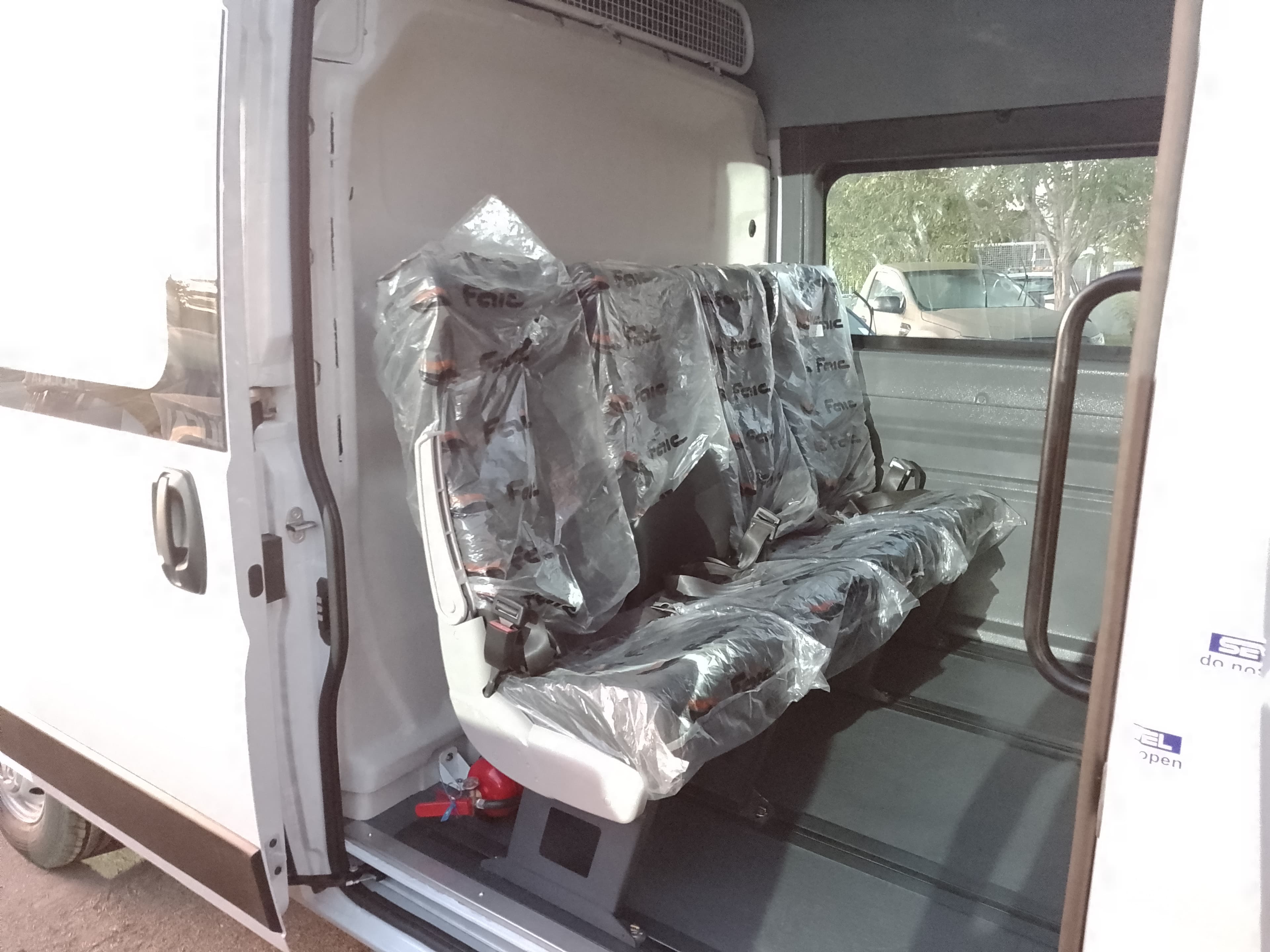 Interior 1 de Minibús